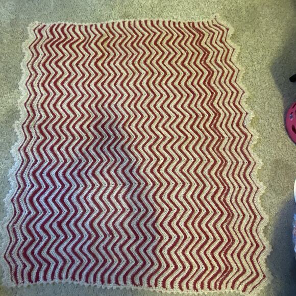Vintage Hand Knit Crochet Blanket Throw Afghan 38x45” Red Gray Chevron Cottage - Picture 4 of 5